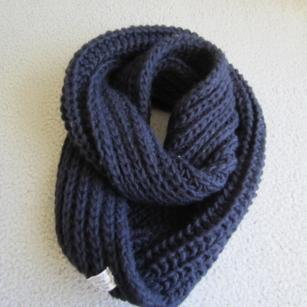 Infinity Scraf-Rose Store Wool‎ Blended,Chucky knit Black Dark Purple ITALY
